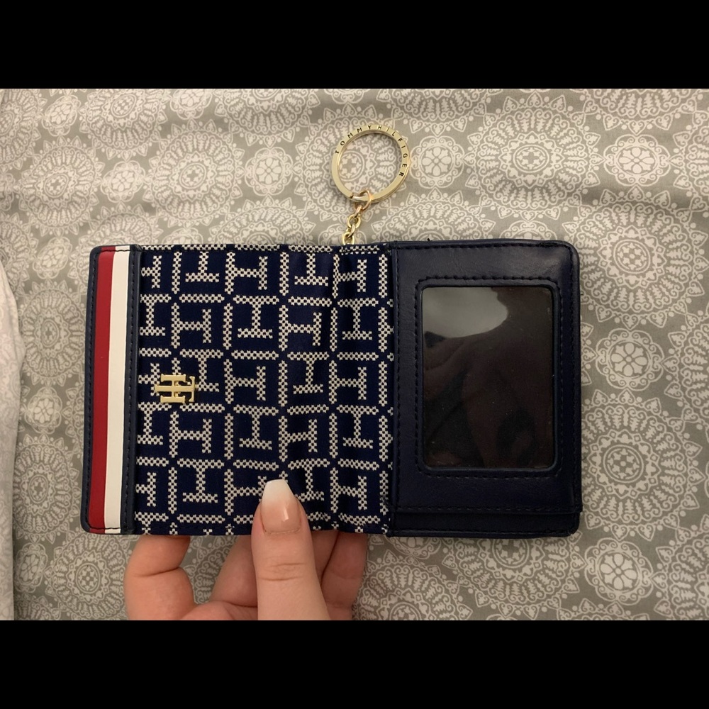 NEW TOMMY HILFIGER navy leather keychain wallet
